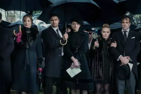 Главную роль играет Тео Джеймс — звезда «Дивергента» и сериала «Аббатство Даунтон». Кадр: Netflix